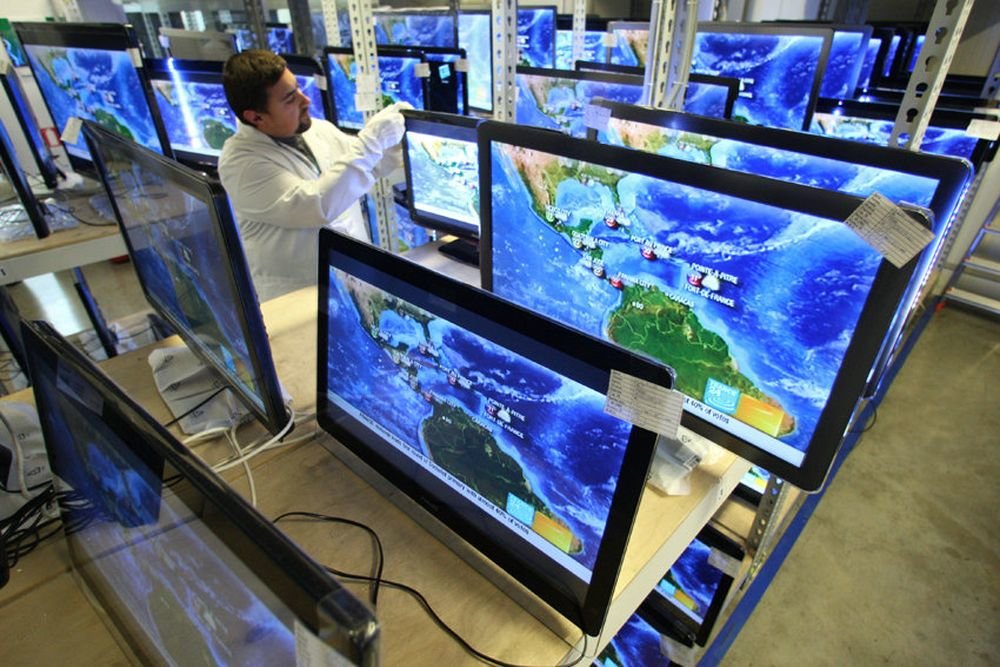 Телевизоры с картами мира