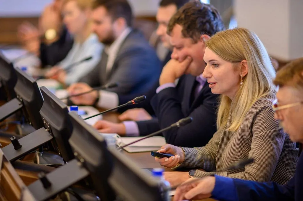 Директор АНО ФИРОН Шенгоф Инна Сергеевна приняла участие на заседании круглого стола Законодательного собрания Ростовской области по экономической политике