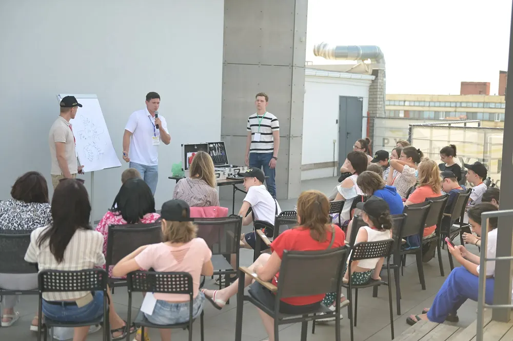 Кружок-на-Дону презентация на крыше