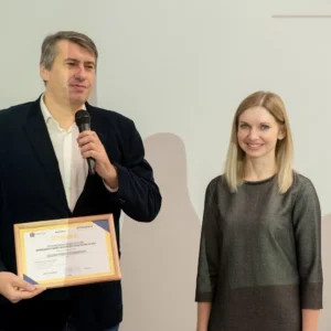 Вручение сертификата, Инна Шенгоф