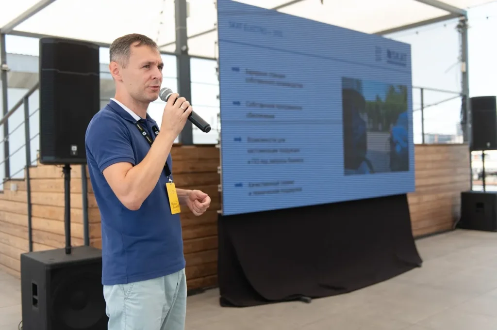 ЮИФ презентация на крыше