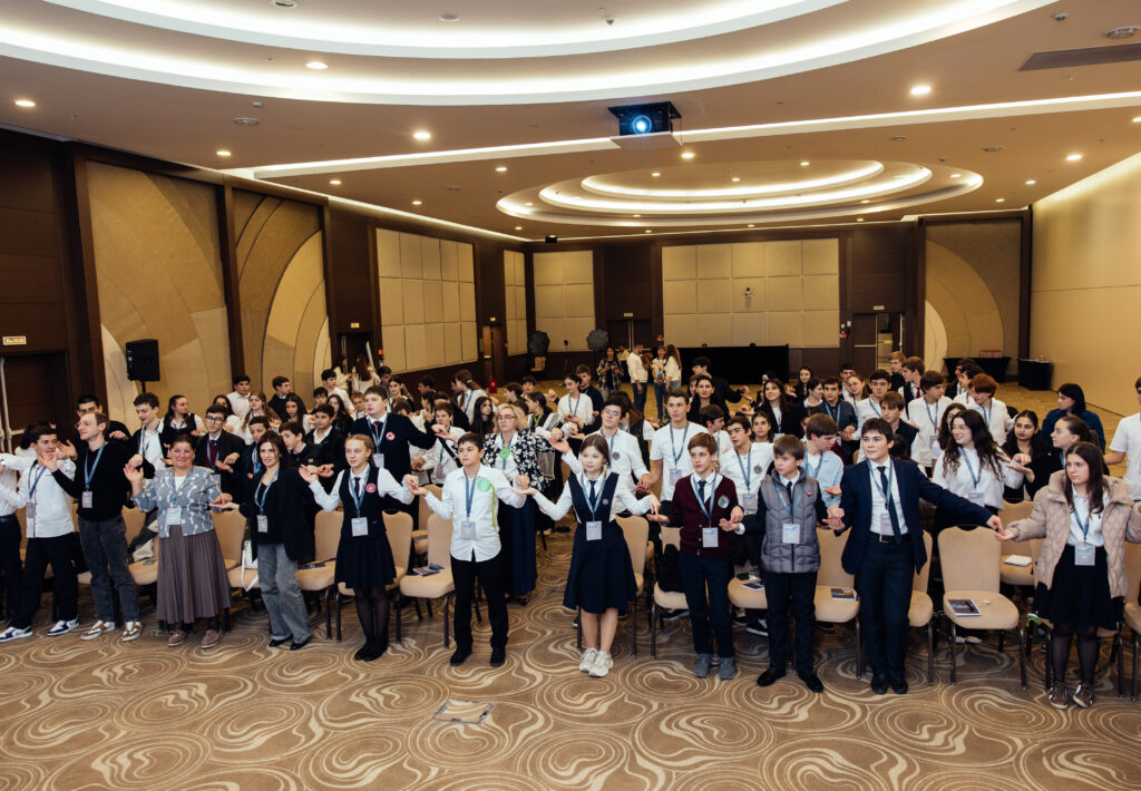 абхазия дети в аудитории